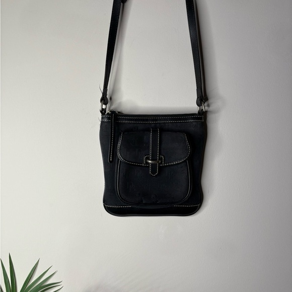 Dooney & Bourke Black Shoulder Bag - Picture 1 of 10